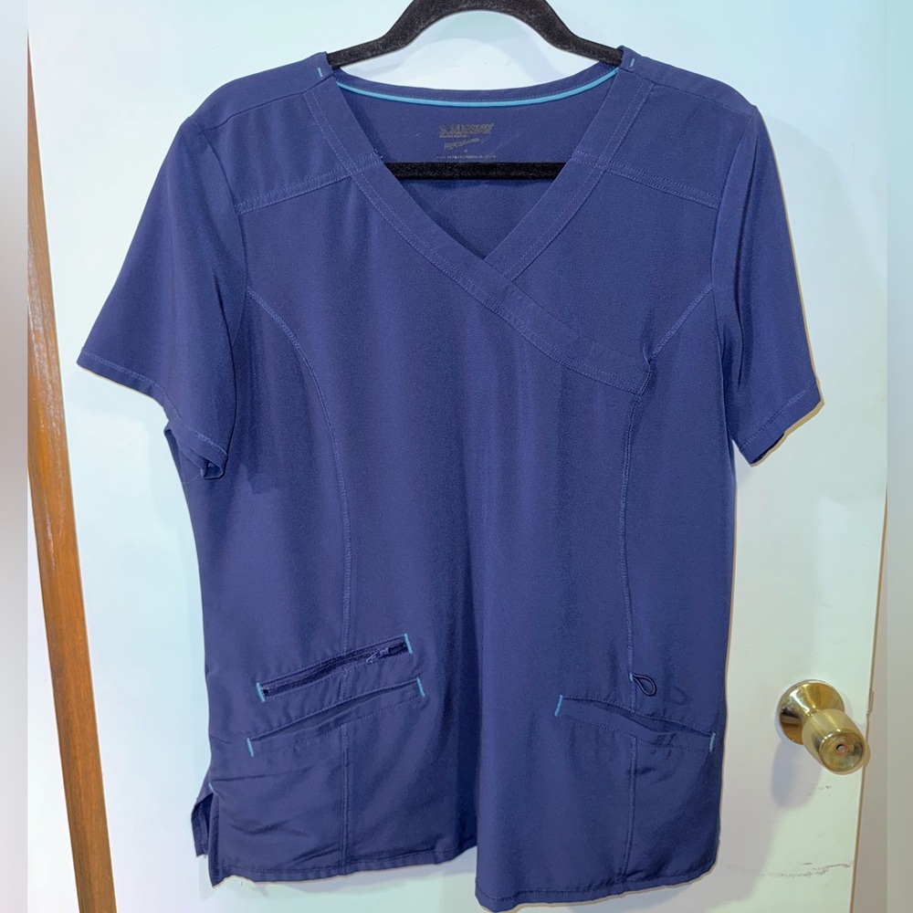 Navy V-Neck Short Sleeve Scrub Top with Pockets